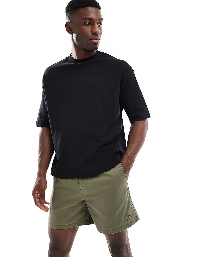 

Шорты чинос Nike Club цвета хаки с эффектом потертости