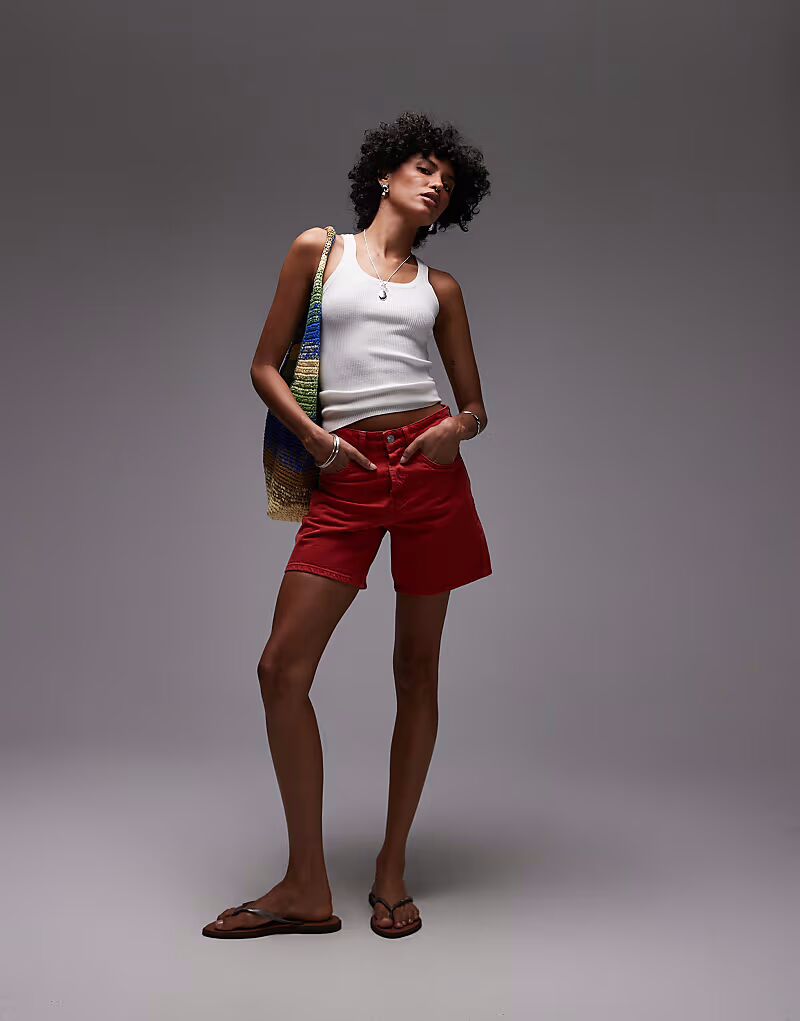 

Короткие шорты Topshop Editor красного цвета