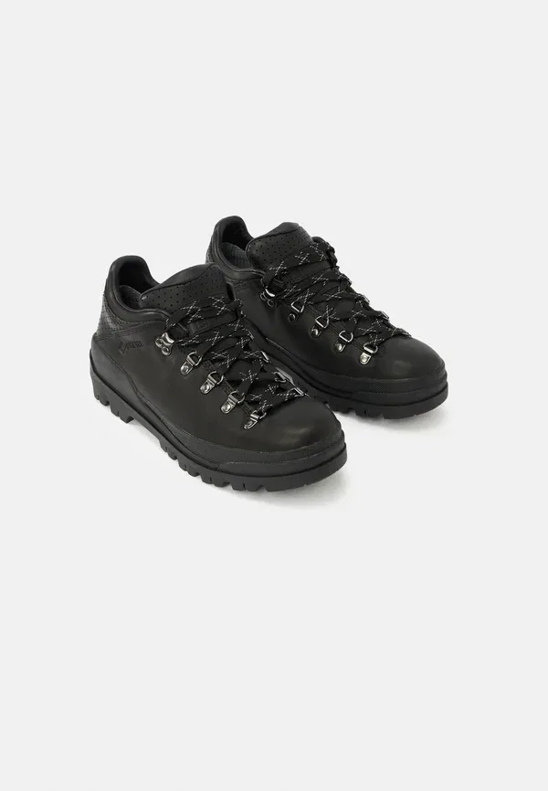 Ботинки шнурованные Timberland World Hiker, черный