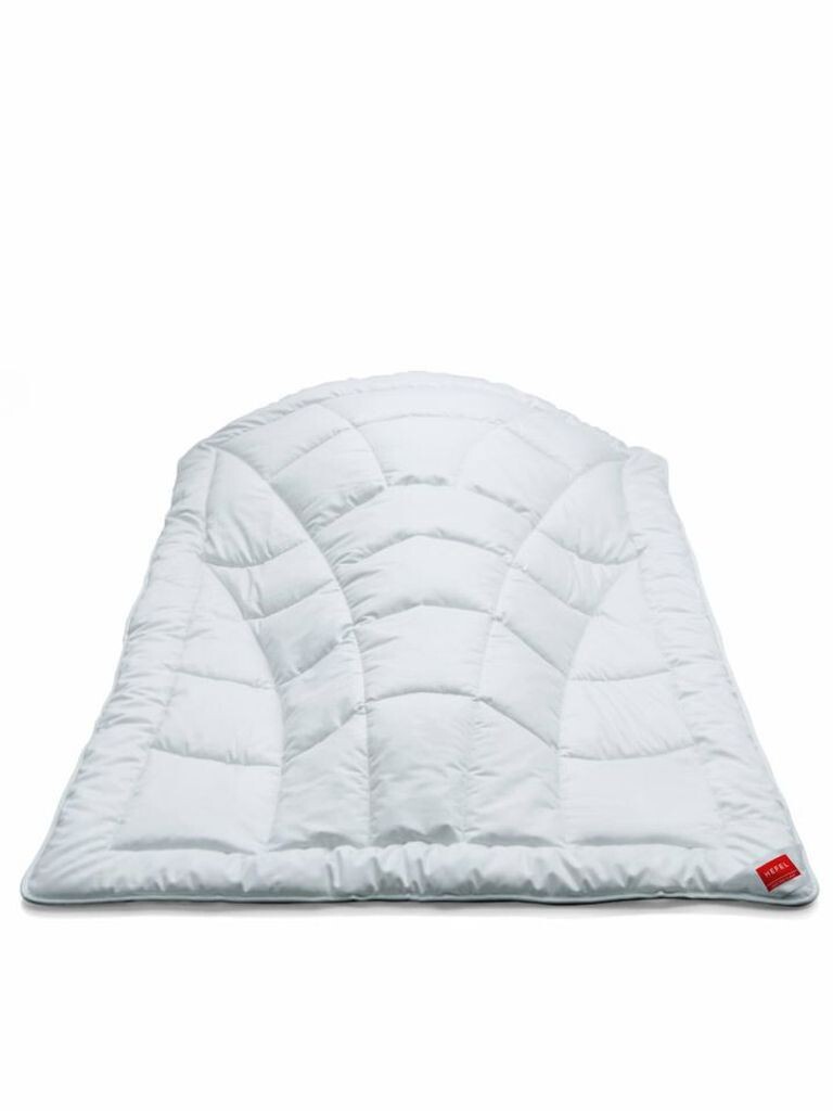 

Одеяло HEFEL KlimaControl Comfort всесезонное одеяло Light 250 г/м² 135 x 200 см
