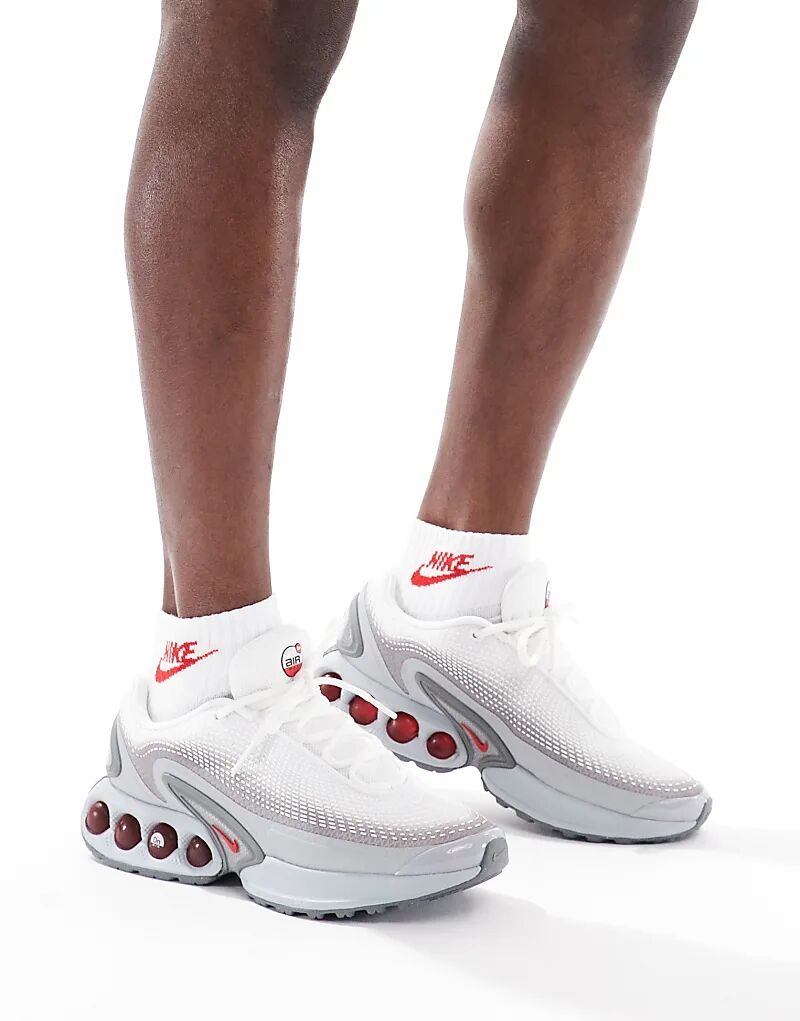 

Кроссовки Air Max DN серого и красного цвета Nike