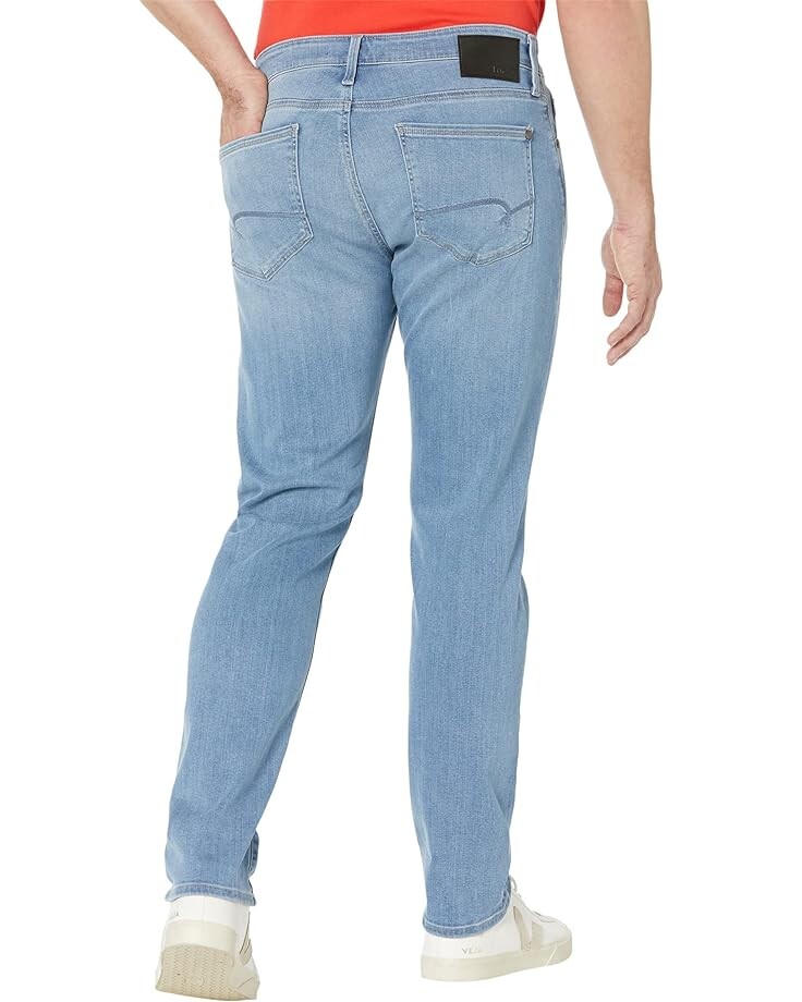 

Джинсы Mavi Jeans Marcus Slim Straight in Light Brushed Supermove, цвет Light Brushed Supermove