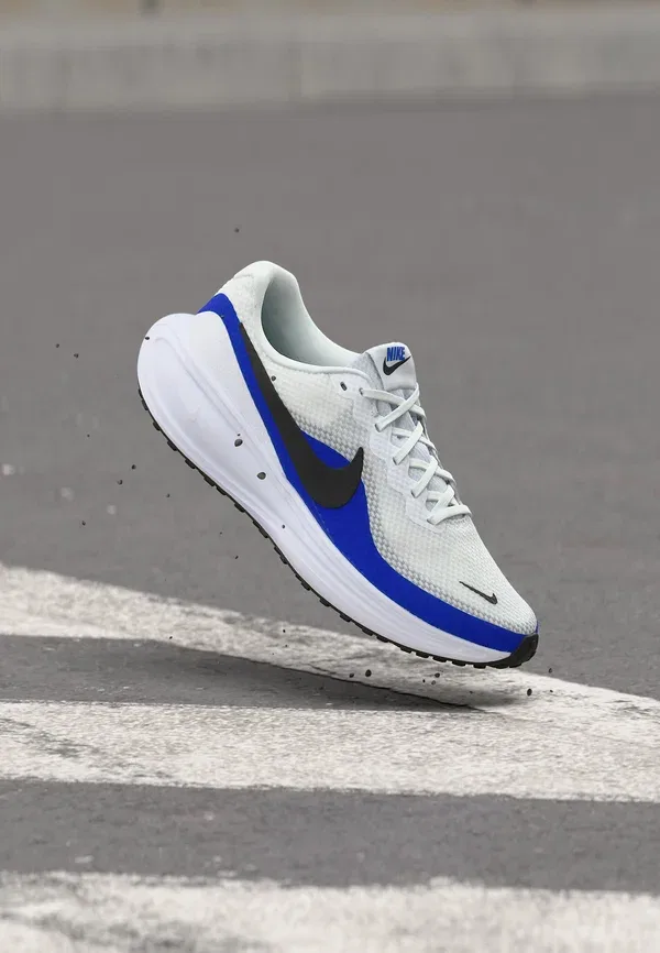 Кроссовки для бега по шоссе Nike Performance Revolution 8, белый/черный/гоночный синий