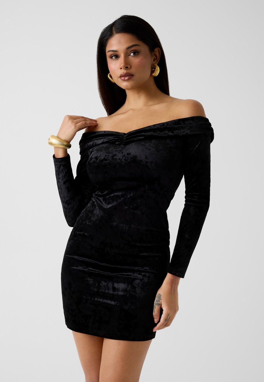 

Платье Guess SCHULTERFREIES, Schwarz/Black