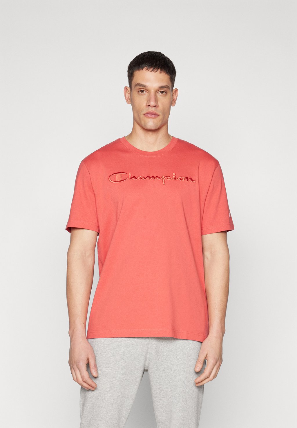 

Футболка с принтом ICONS CREWNECK WITH LARGE TONAL LOGO Champion, красный