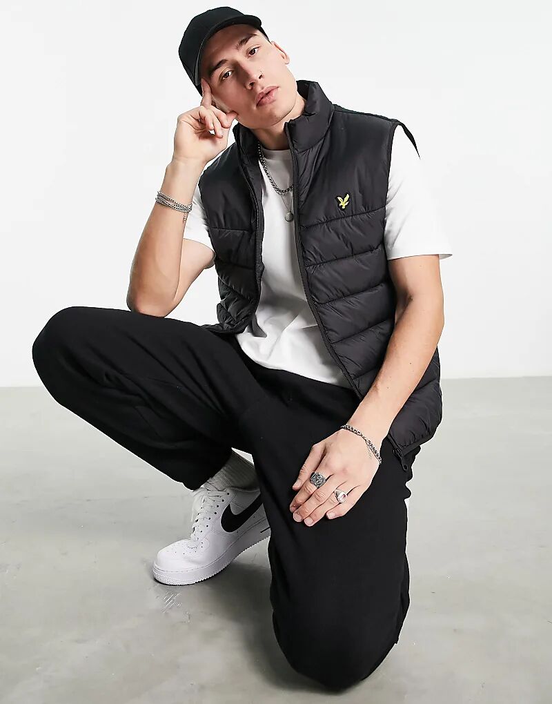 

Ватная куртка-жилет черного цвета Lyle & Scott