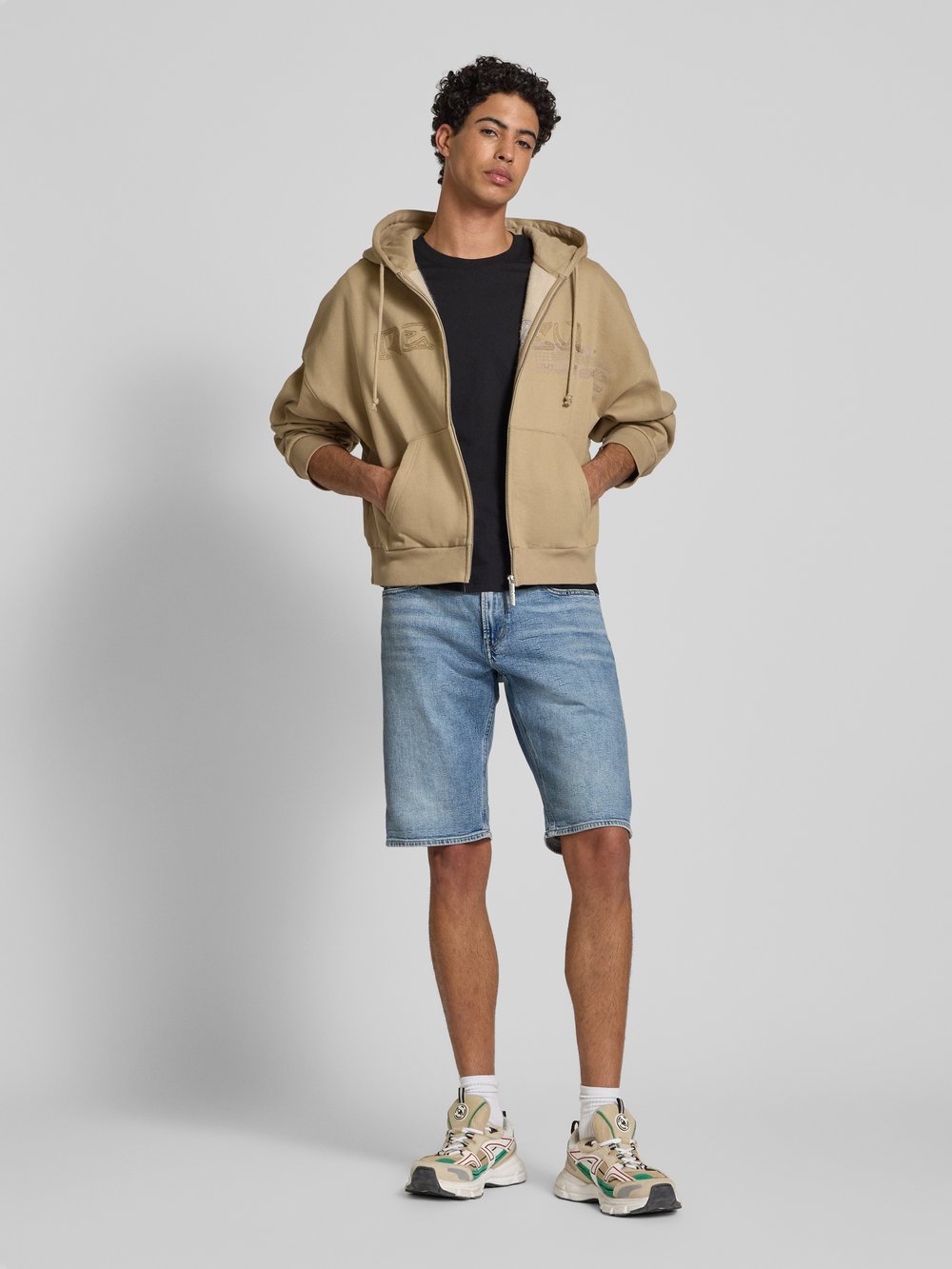 

Узкие джинсовые шорты с карманами, модель «Mosa» G-Star Raw, светло-голубой