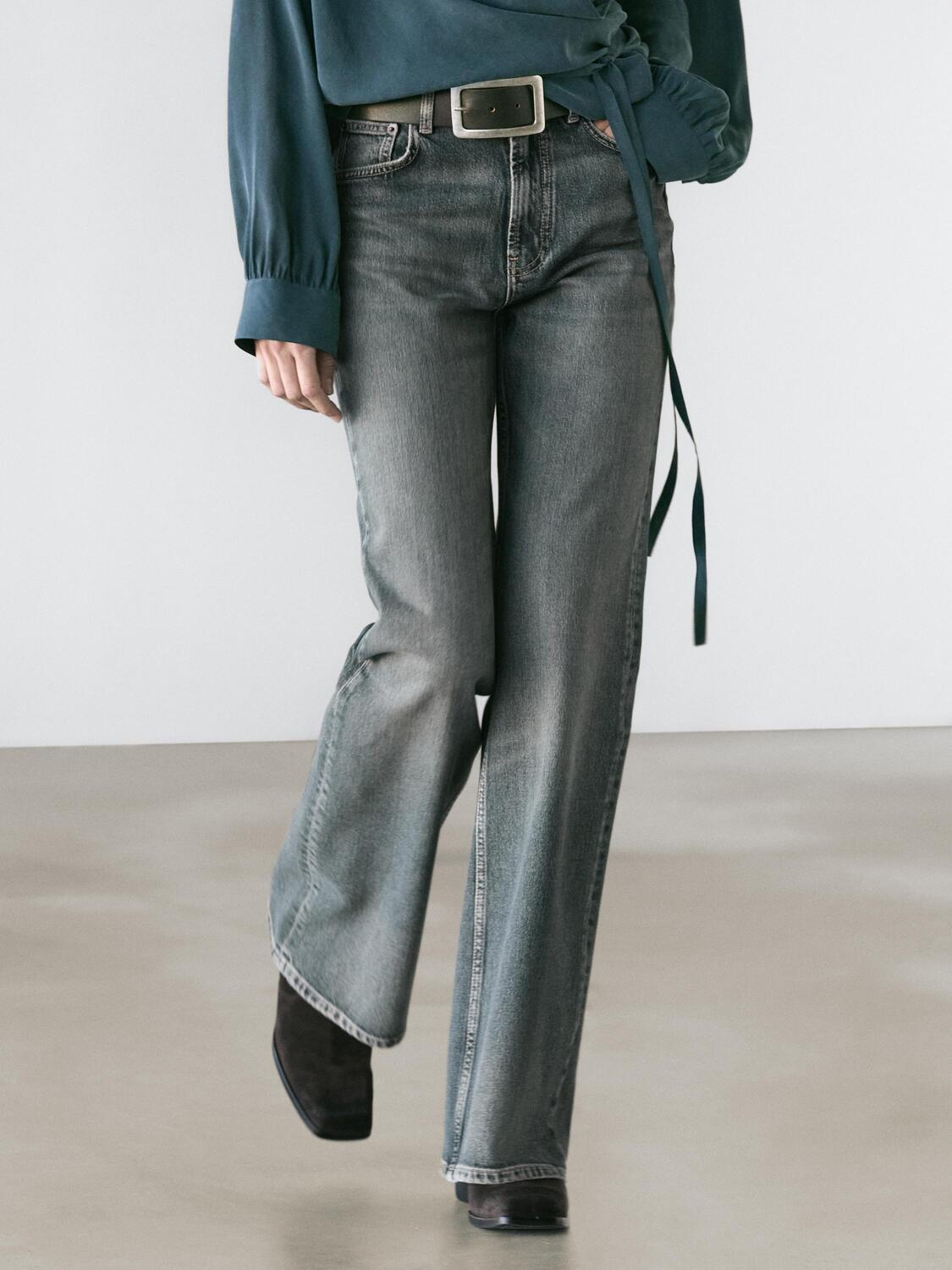 Джинсы со средней посадкой, прямые с легким клешем Massimo Dutti, medium blue — фото 3