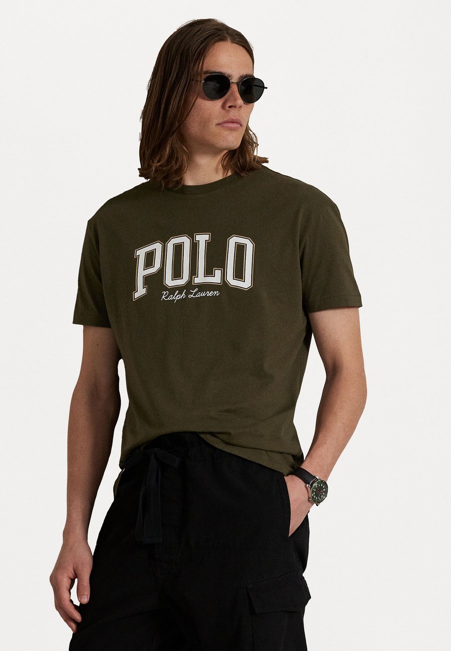 

Футболка Polo Ralph Lauren CUSTOM SLIM FIT LOGO JERSEY T-SHIRT, Canopy Olive/Green, Зеленый, Футболка Polo Ralph Lauren CUSTOM SLIM FIT LOGO JERSEY T-SHIRT, Canopy Olive/Green