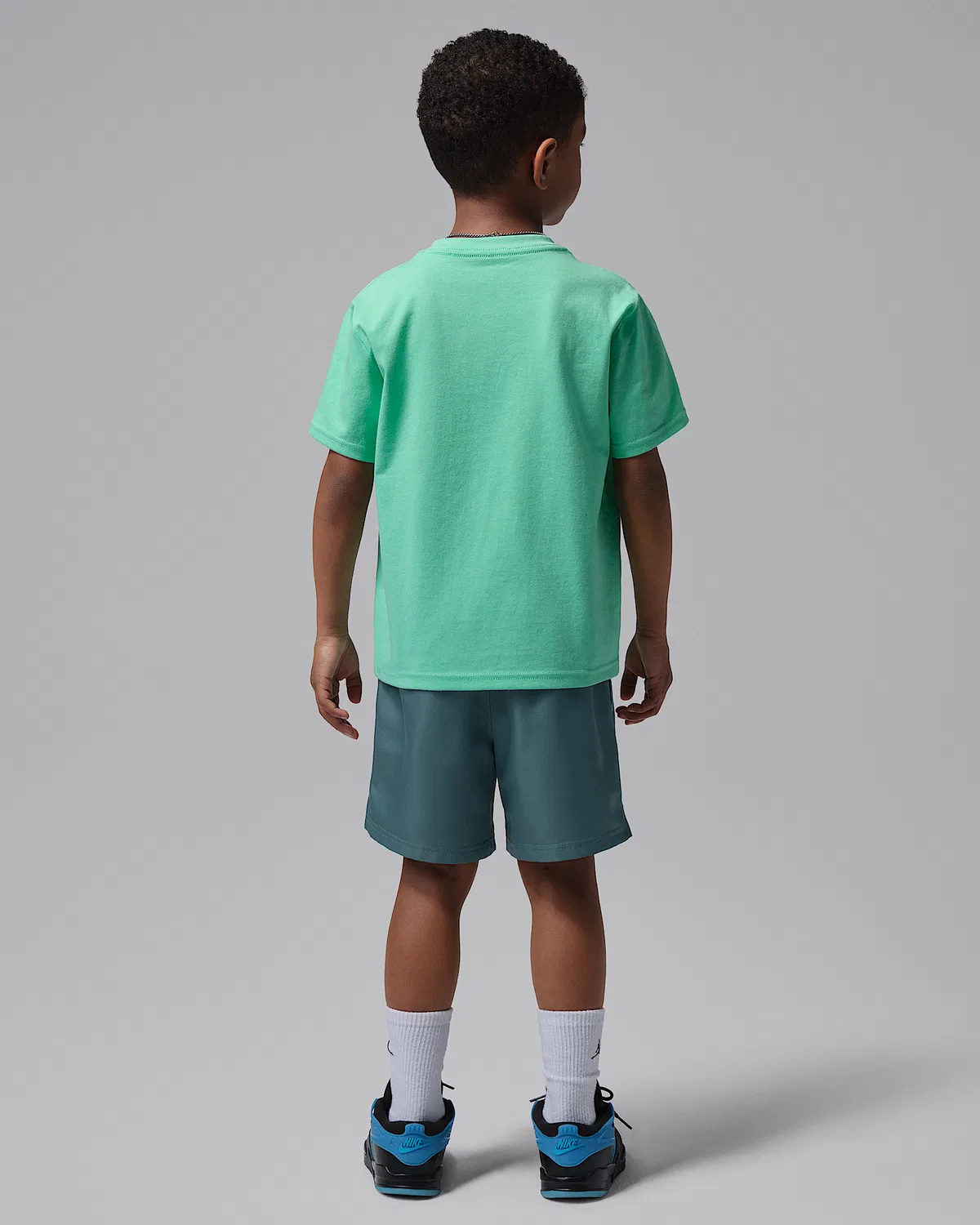 Детский спортивный костюм Jordan Little Kids' Jumpman 2-Piece Woven Play Shorts Set, Ash Green — фото 2