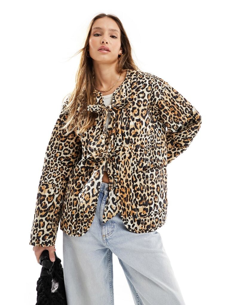 

Стеганая куртка с изображением животных ASOS DESIGN
