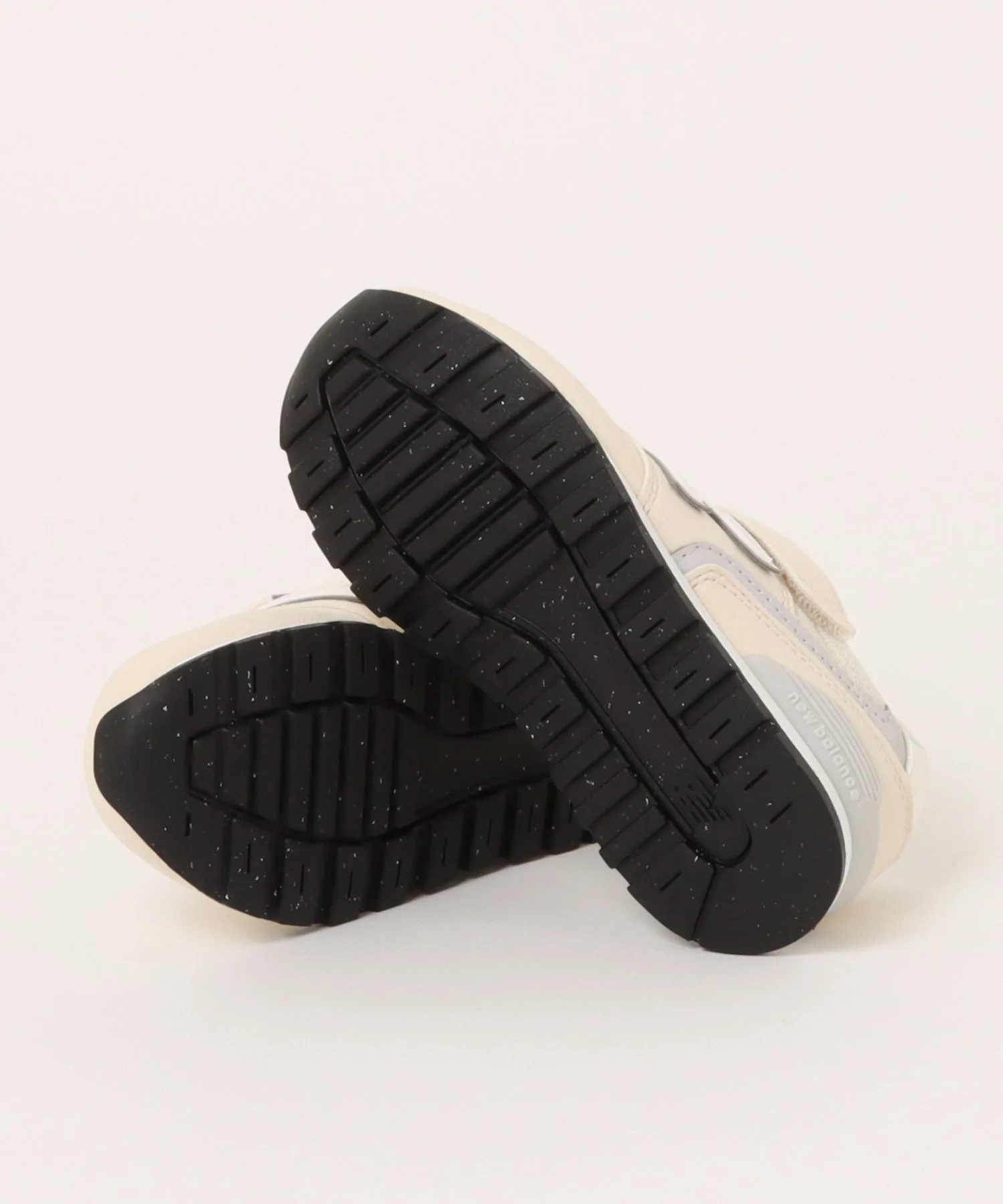 Детские кроссовки с липучками New Balance Y996 5ZH бежевые — фото 3