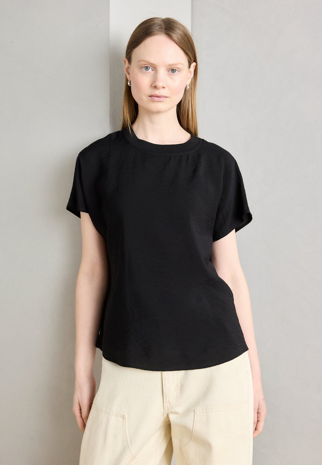 

Блуза STYLE SHORT SLEEVE CREW NECK WITH TAPE SOLID Marc O'Polo, черный
