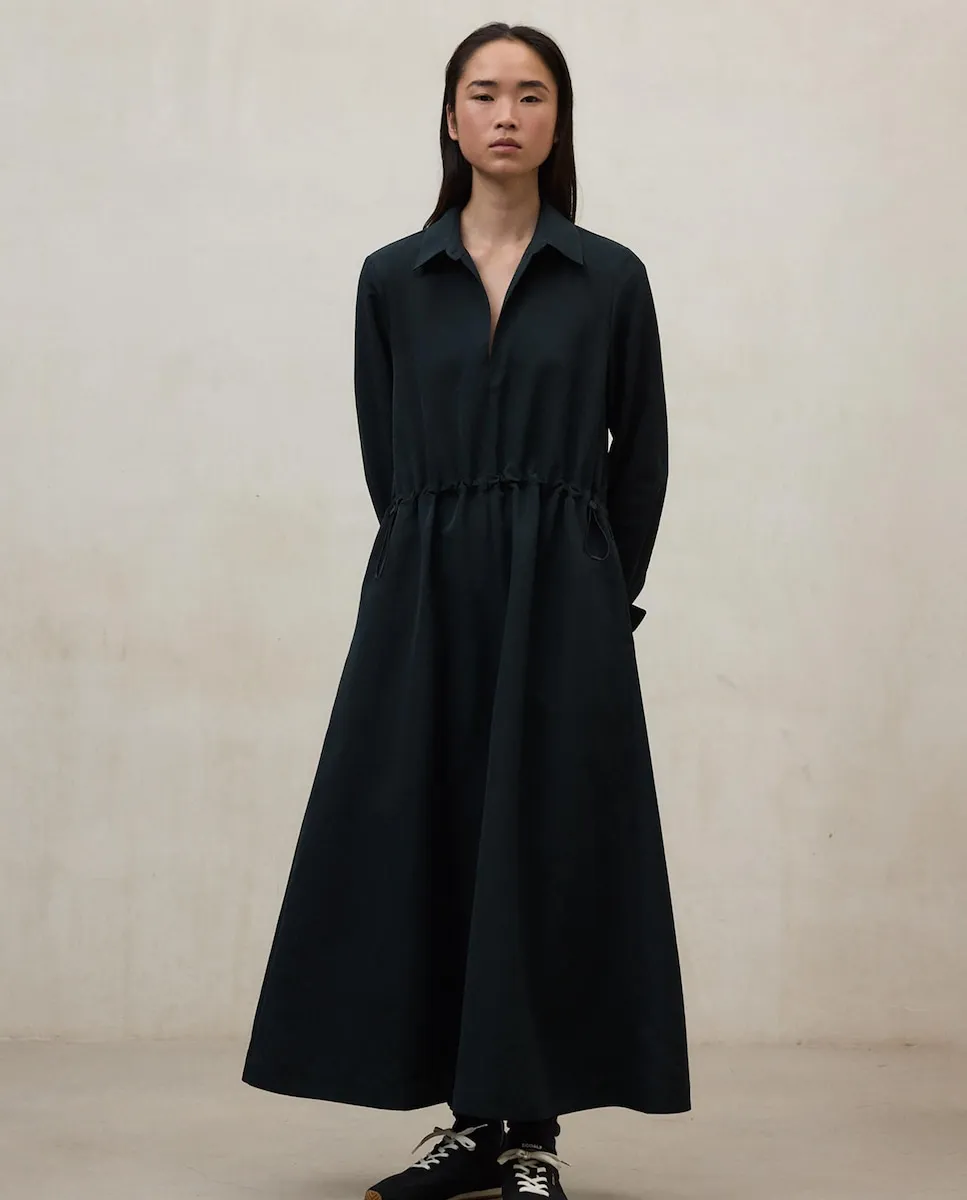 

Длинное платье с длинными рукавами, с резинкой на талии и воротником-рубашкой Ecoalf, черный