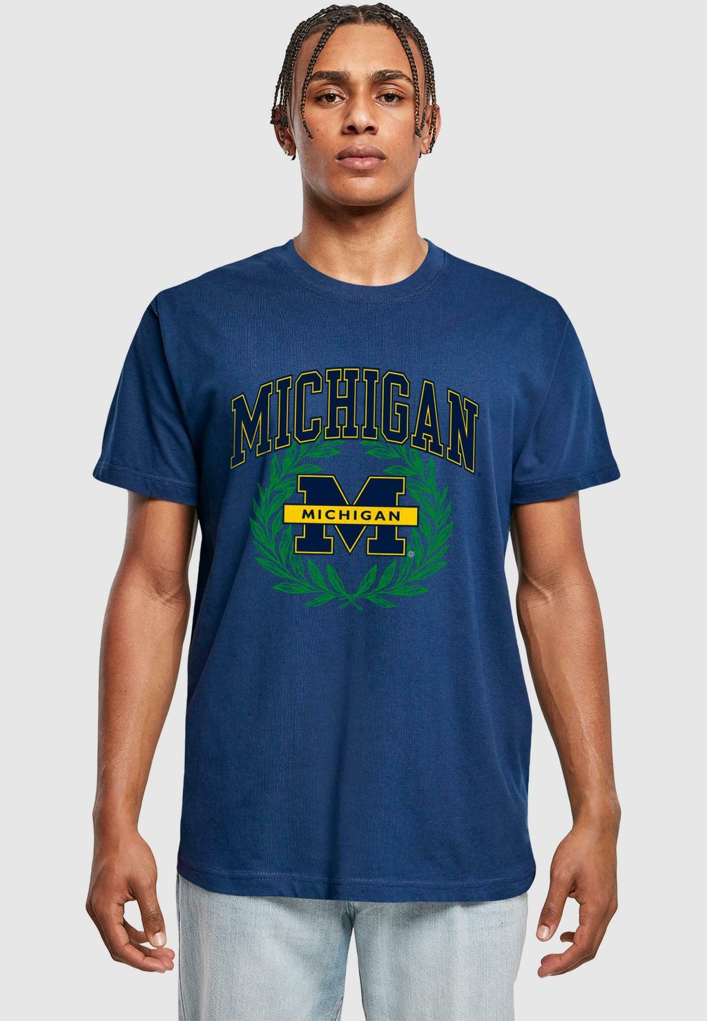 

Футболка с принтом MICHIGAN UNIVERSITY Merchcode, светло-голубой