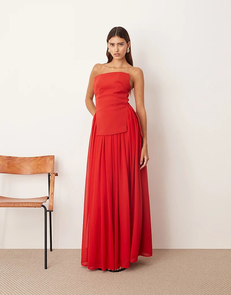 

Платье-бандо макси ARRANGE со структурированным лифом и объемной юбкой красного цвета