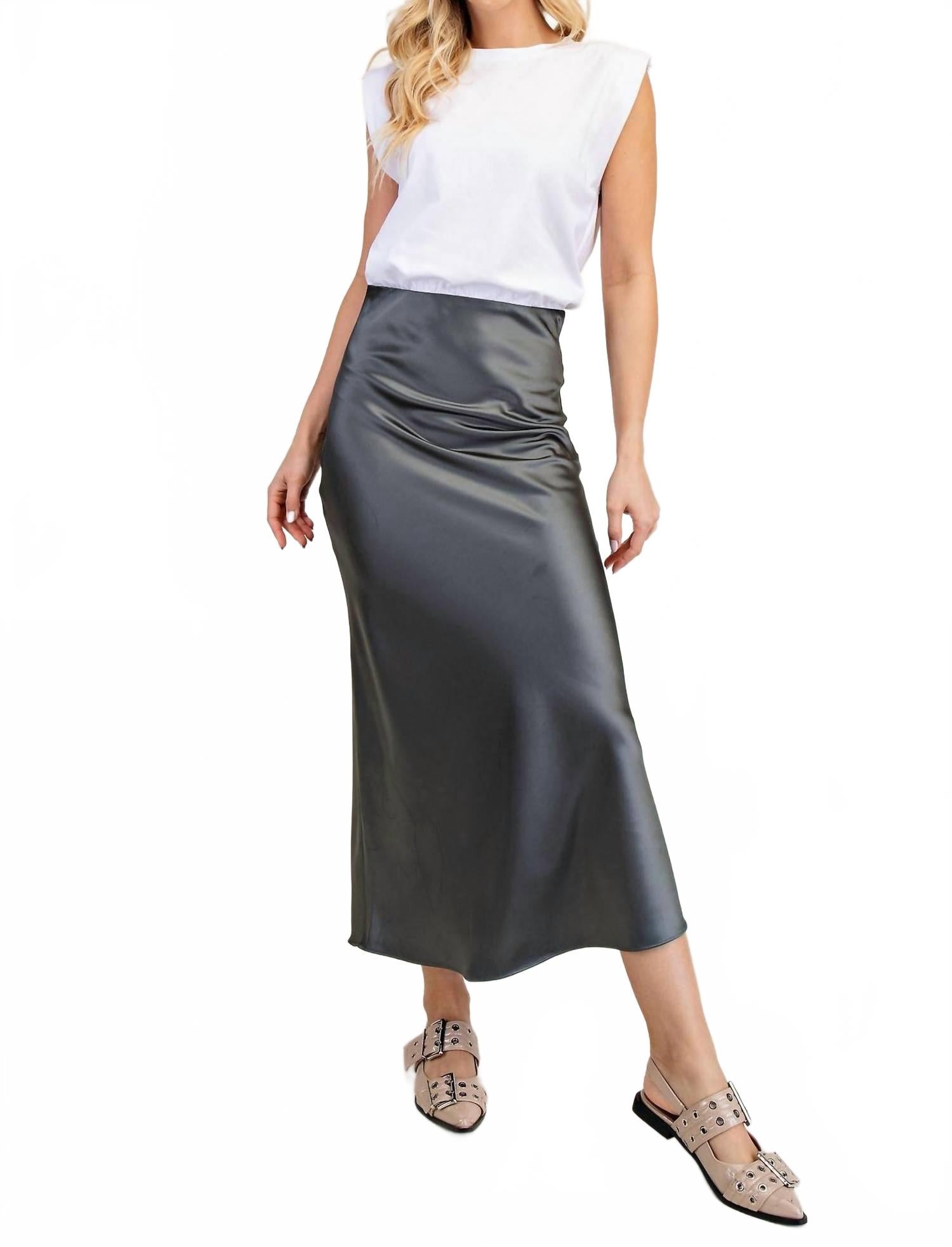 

Женское платье двух цветов в черном GLAM