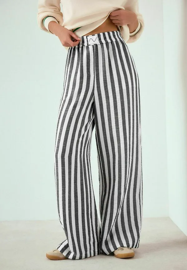 Высокие широкие брюки на резинке Next, Grey White Stripe — фото 4