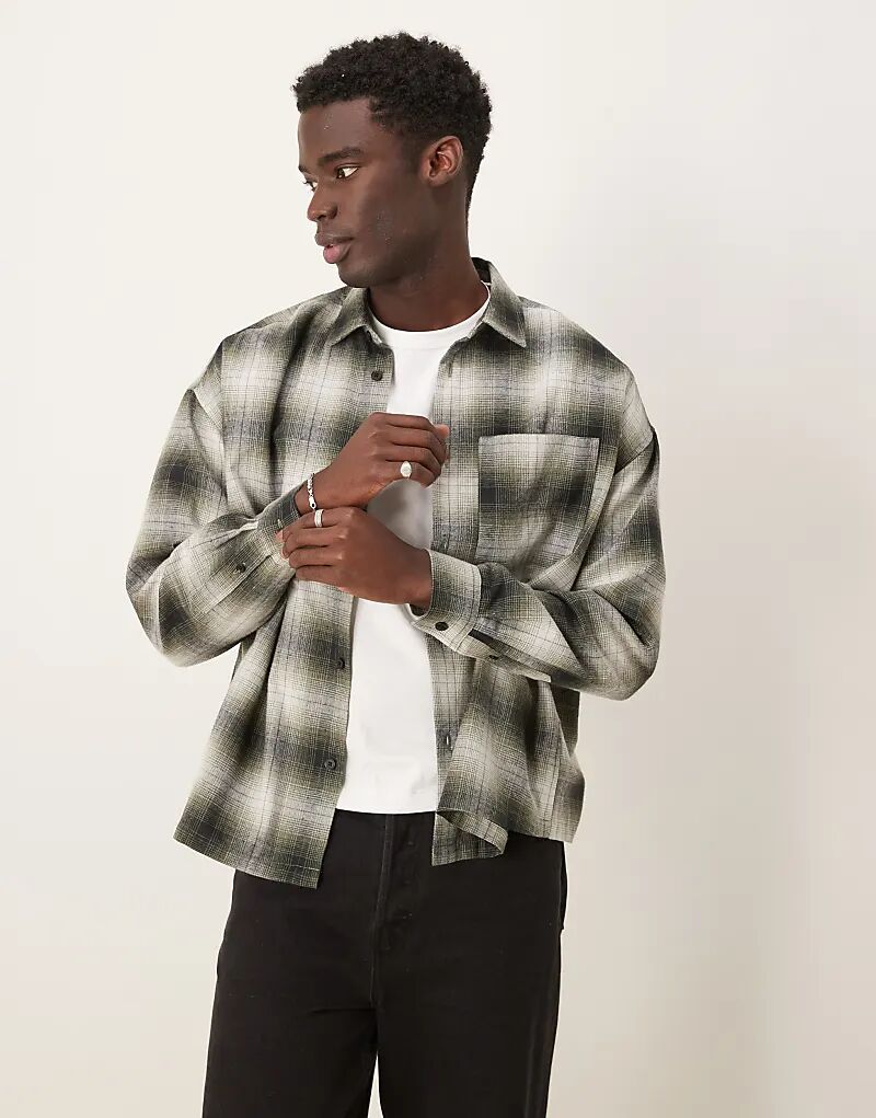 

Свободная рубашка в размытую клетку цвета хаки ASOS DESIGN