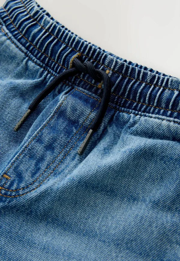 Наденьте джинсы свободного кроя Next, Mid Blue Denim — фото 2
