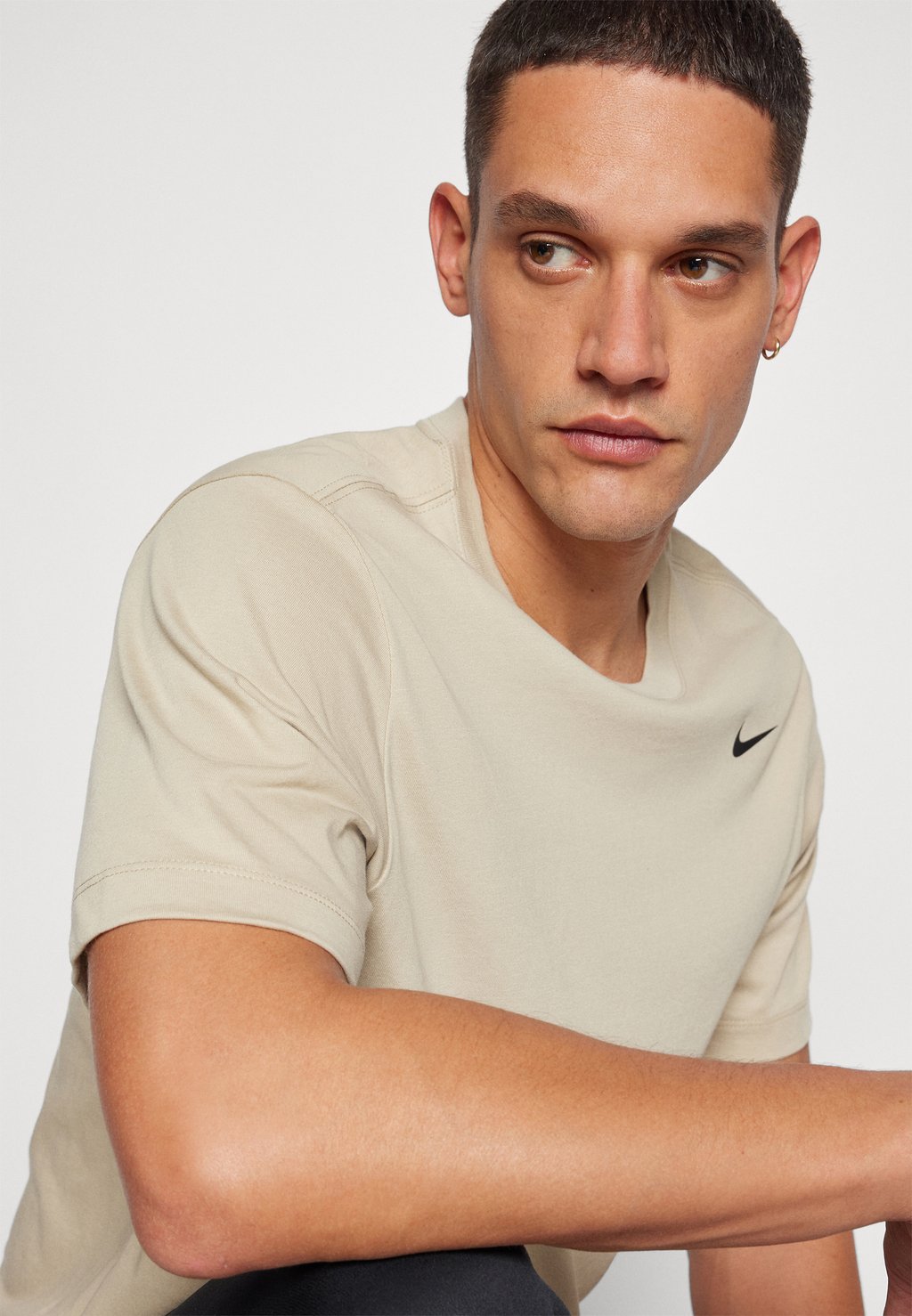 Спортивная футболка TEE CREW SOLID Nike Performance, хаки — фото 4
