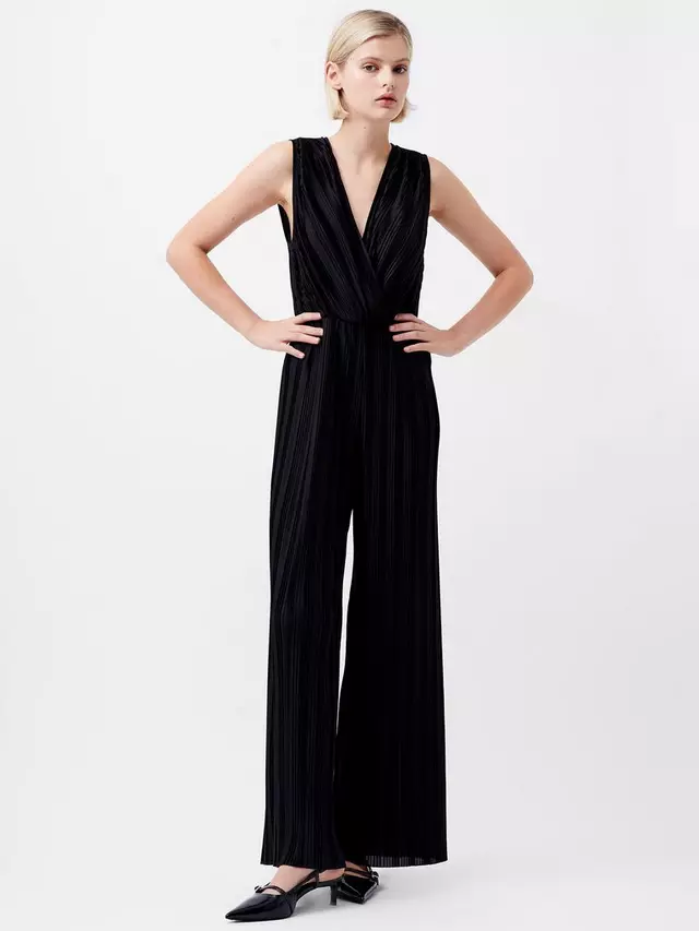 

Комбинезон French Connection Ronnie Pleated V-Neck, черный