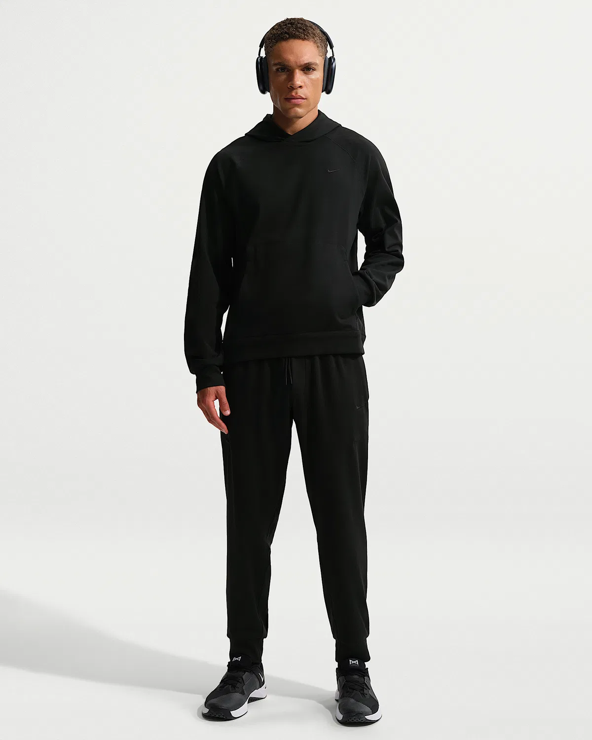 Мужская спортивная худи Nike Primary NanoKnit Dri-FIT с защитой от УФ, Black/Black — фото 4