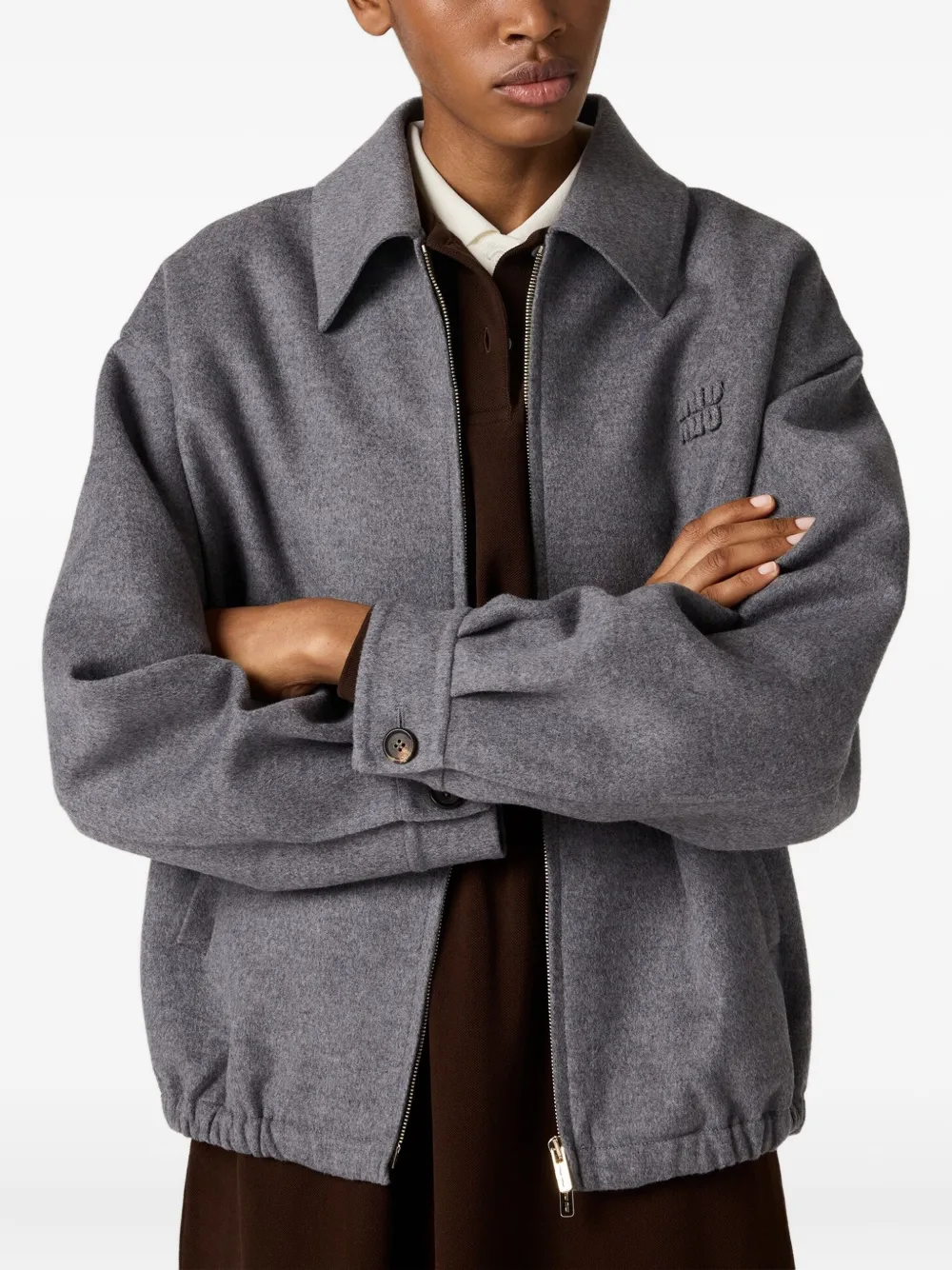 Шерстяная куртка с вышитым логотипом MIU MIU, серый — фото 4