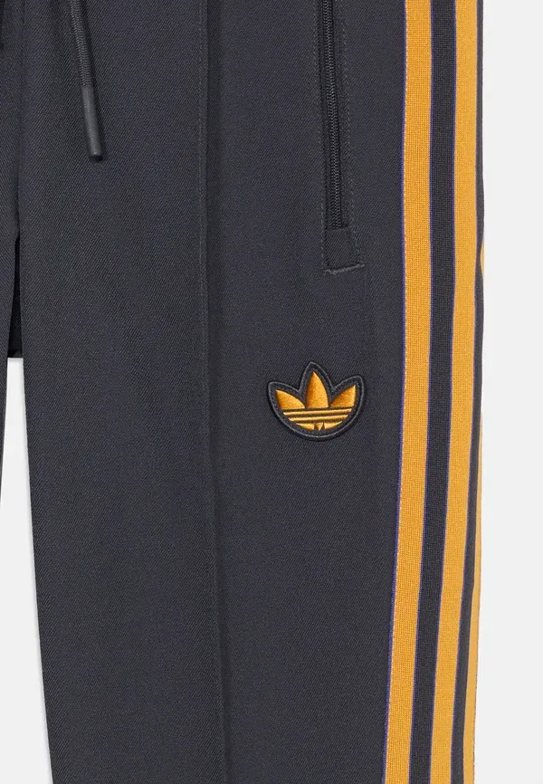Спортивные штаны Adidas Performance Manchester United Icon Pant, утилитарный черный — фото 3