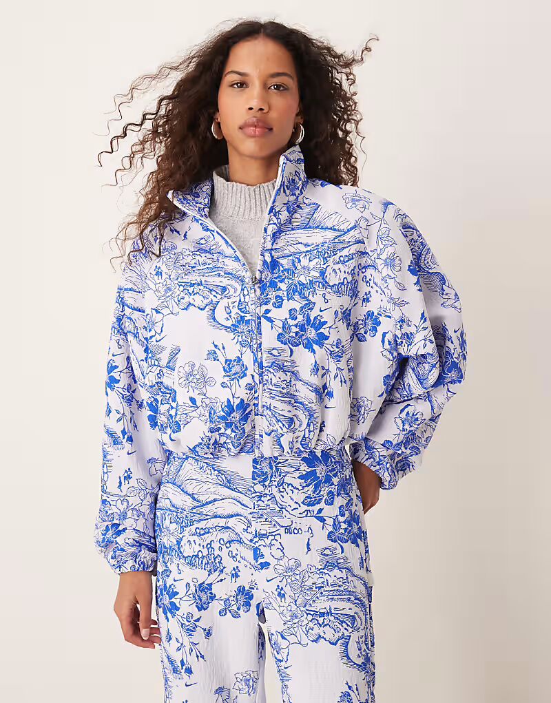 

Куртка Nike MDC Jaquard Floral, синий/белый