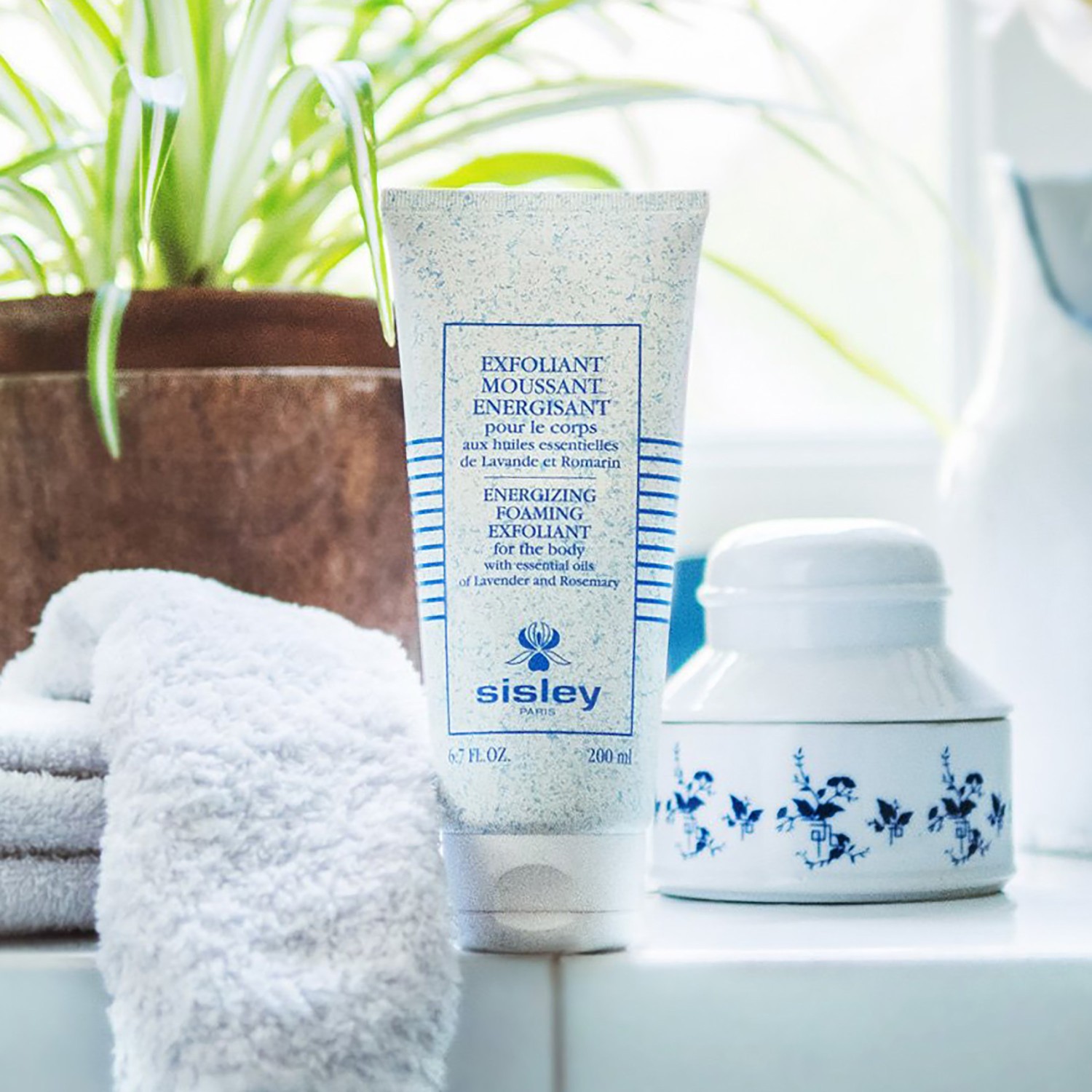 Скраб для тела exfoliant moussant energisant pour le corps Sisley, объем 200 мл — фото 4