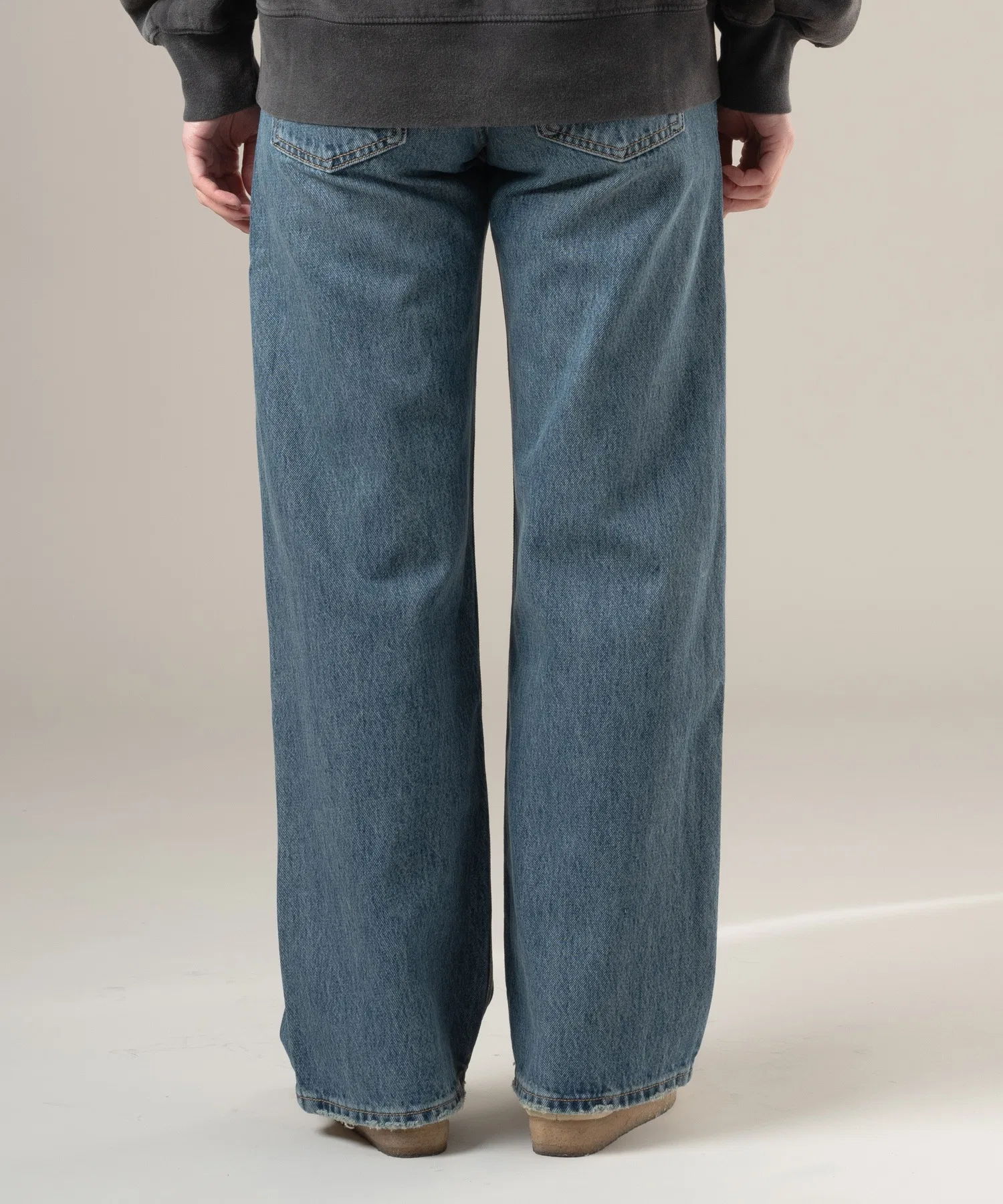 Джинсы Levi's LOW LOOSE — фото 3