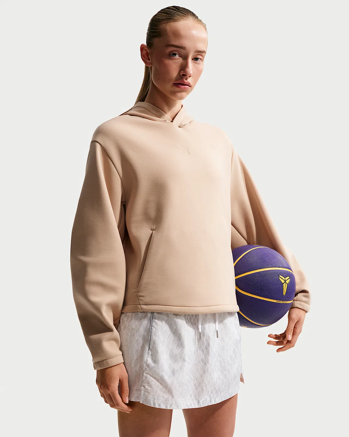 Женская баскетбольная худи Kobe Dri-FIT, Linen/Linen — фото 3