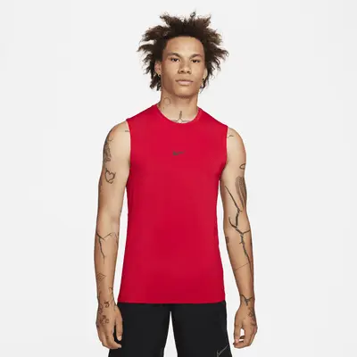 

Футболка Nike Pro, цвет University Red/Black