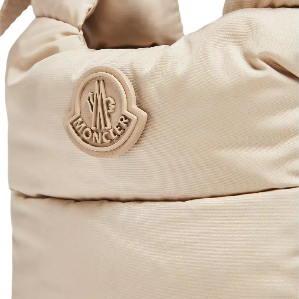 Moncler Сумка через плечо из нейлона с отделкой из телячьей кожи женская бежевая — фото 4