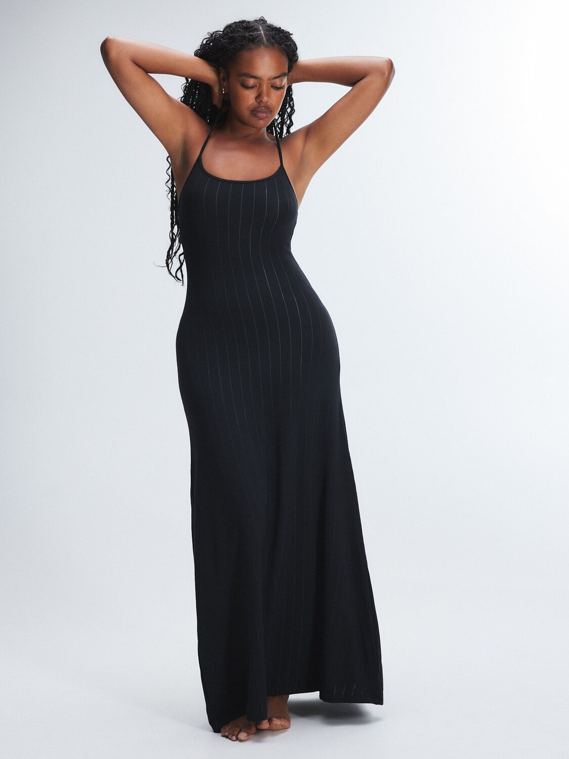 

Пижама Savage X Fenty Sleek Stitch Sleep Maxi Slip, цвет Black Caviar