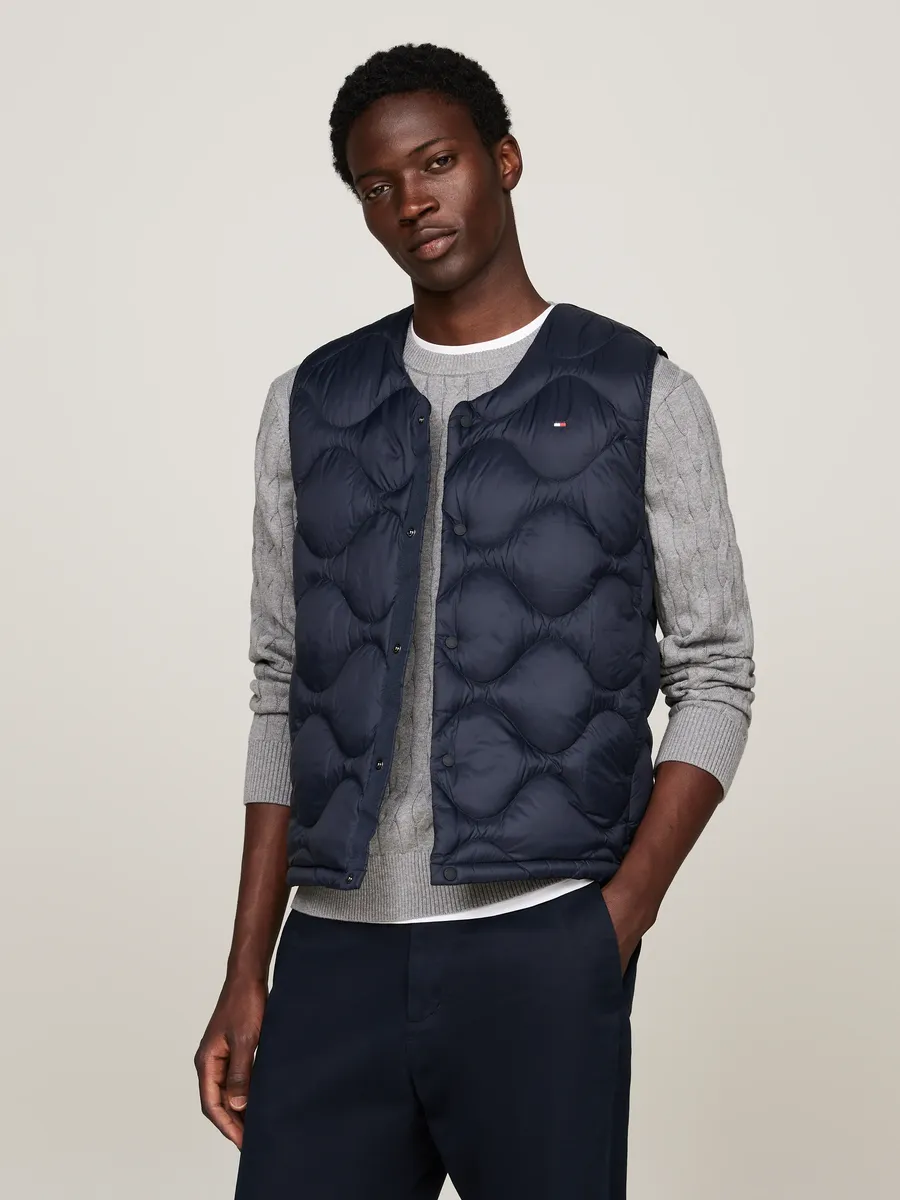 

Стеганый жилет Tommy Hilfiger "ONION VUILTED DOWN LINER VEST", с луковой стежкой, цвет Desert Sky