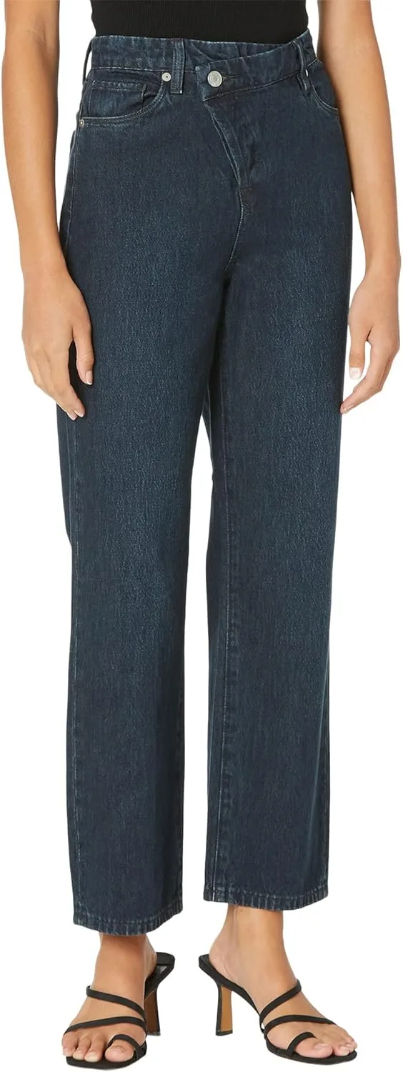 

BLANKNYC Женские джинсы прямого кроя с пятью карманами и накладкой в темно-индиго [BLANKNYC]