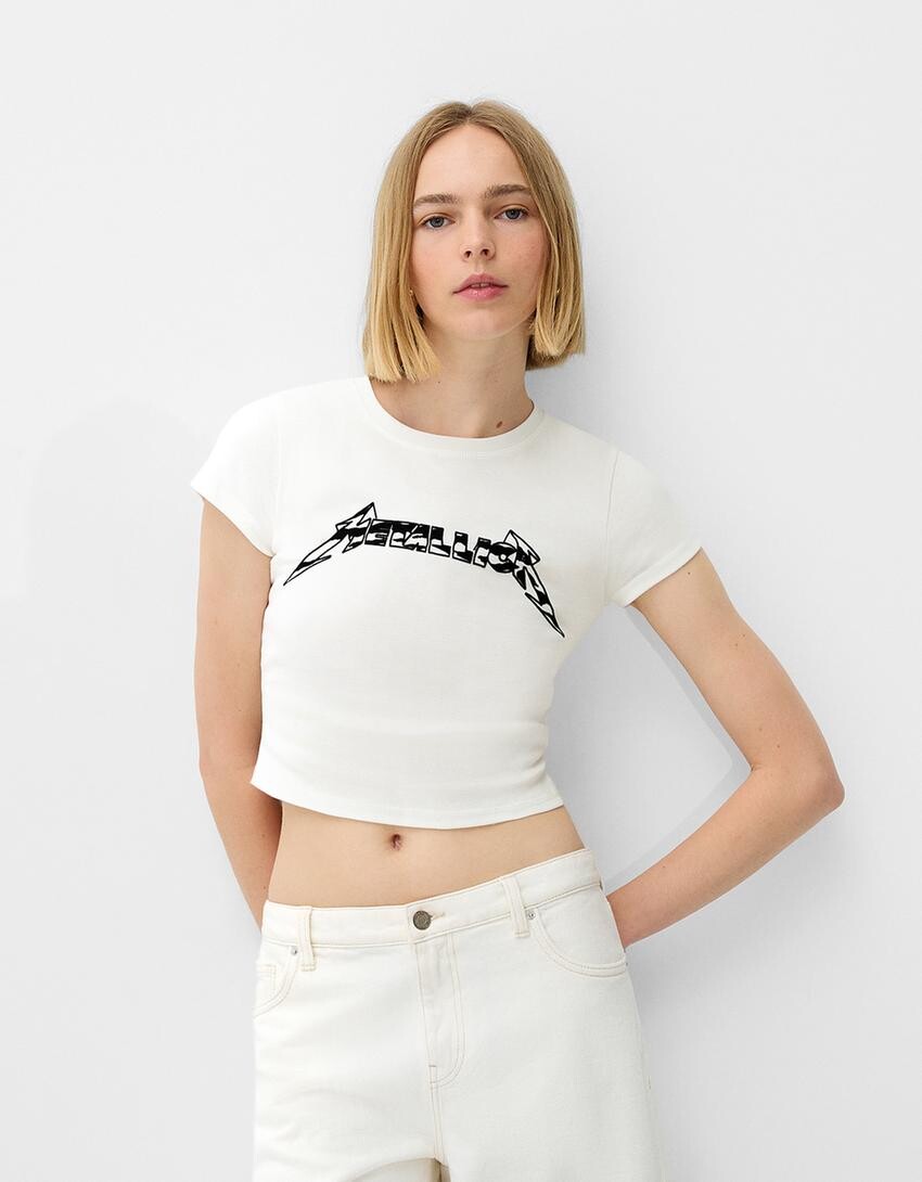 

Футболка metallica с коротким рукавом Bershka, белый