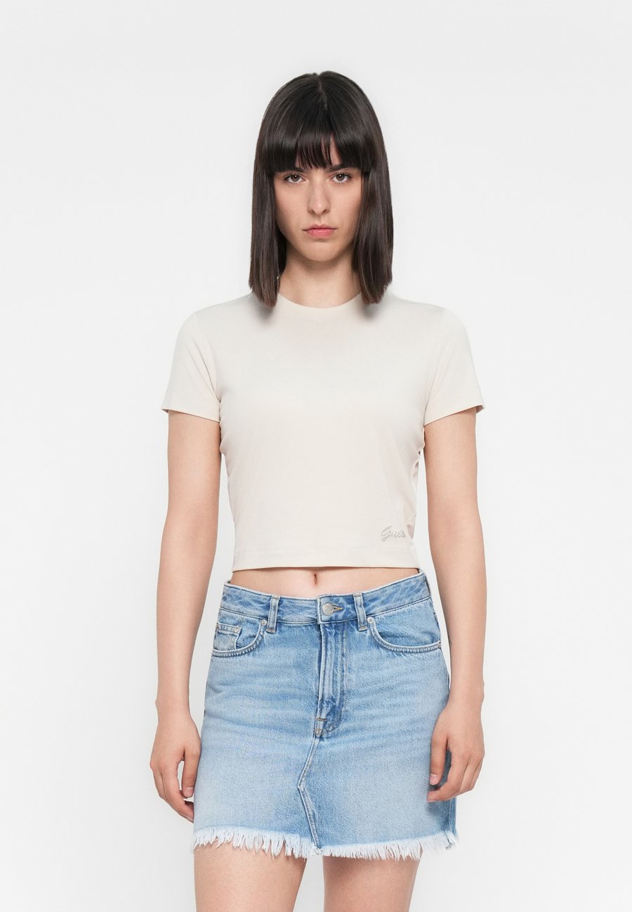 

Футболка Guess BASIC LOGO TEE, Lovers Beach/Beige