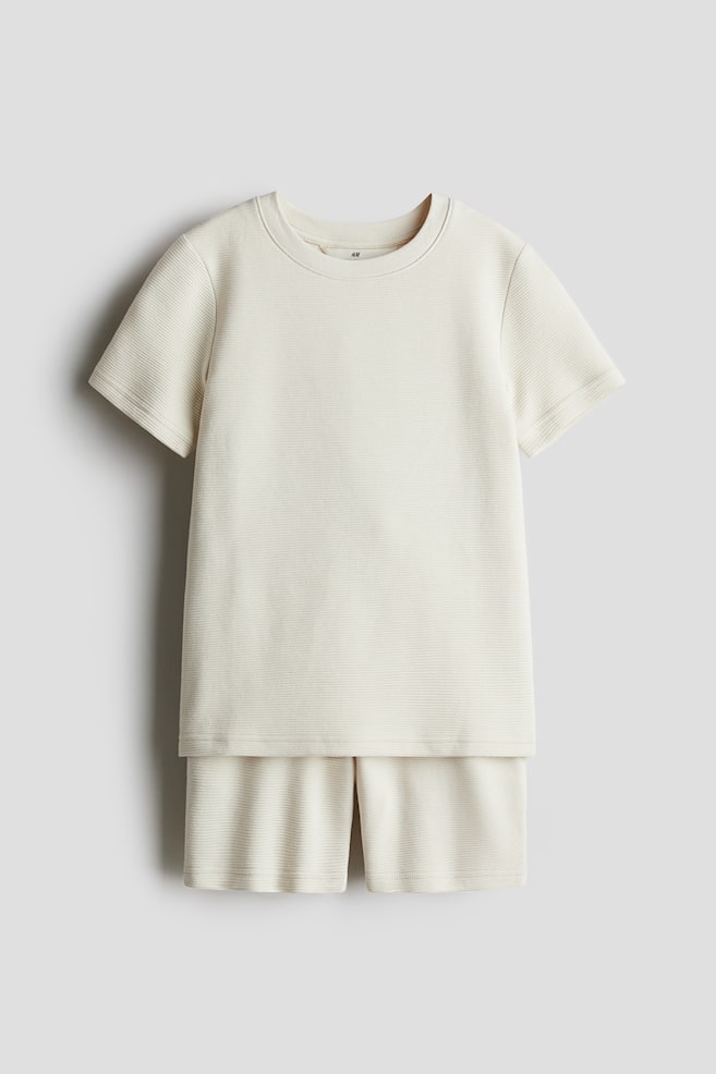 

Комплект из 2 предметов: футболка и шорты H&M, бежевый