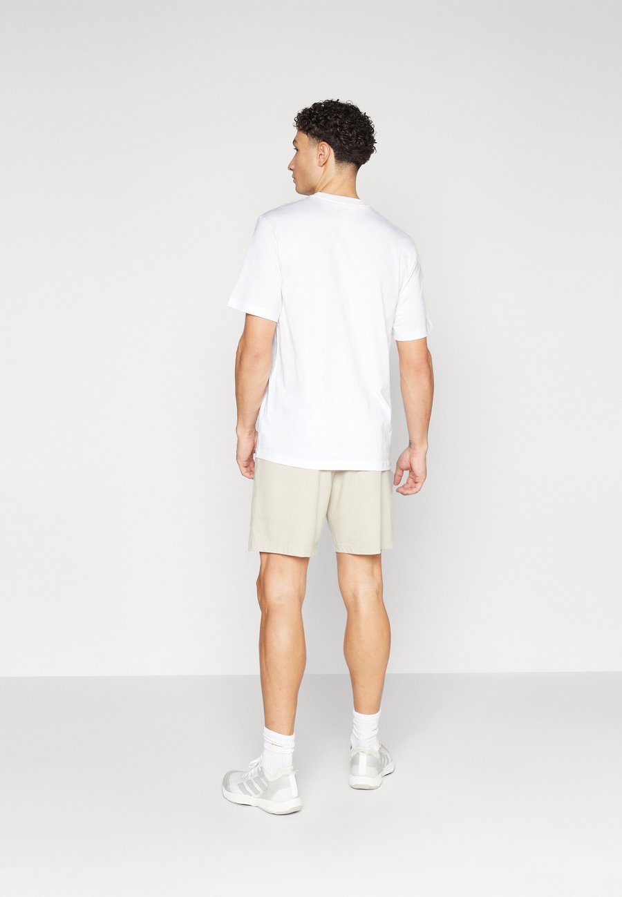 Спортивные шорты Adidas Sportswear Sports shorts, Alumina/White/Beige — фото 3