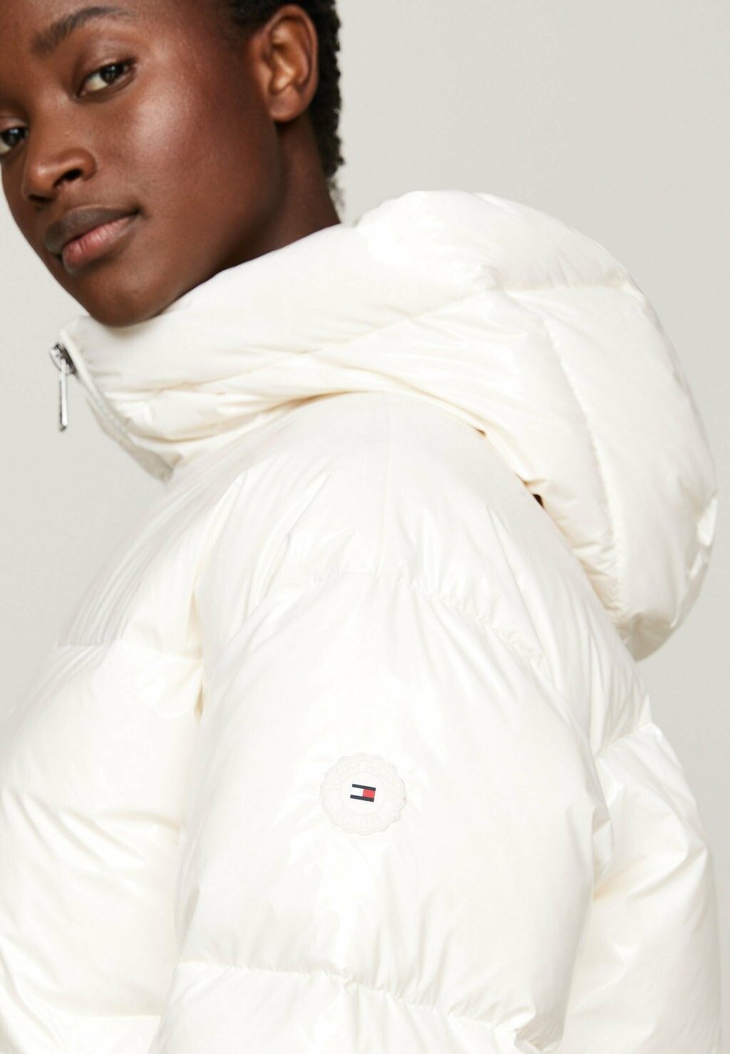 

Пуховик GLOSSY WATER REPELLENT Tommy Hilfiger, белый