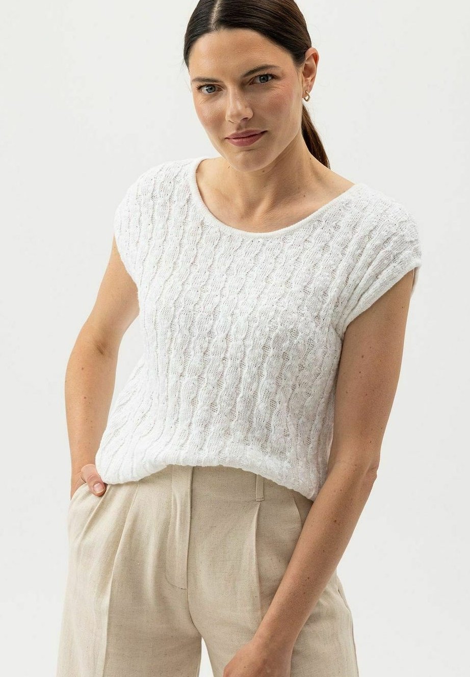 

Футболка с принтом JUNI CAPSLEEVE Holebrook, белый