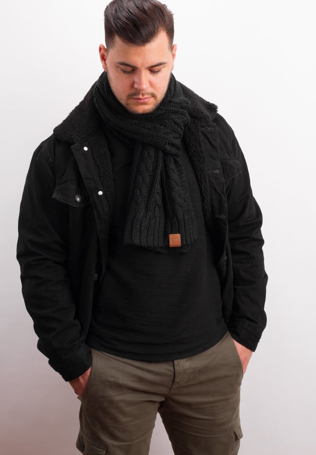 

Шарф ROUGH Manufaktur13, цвет black