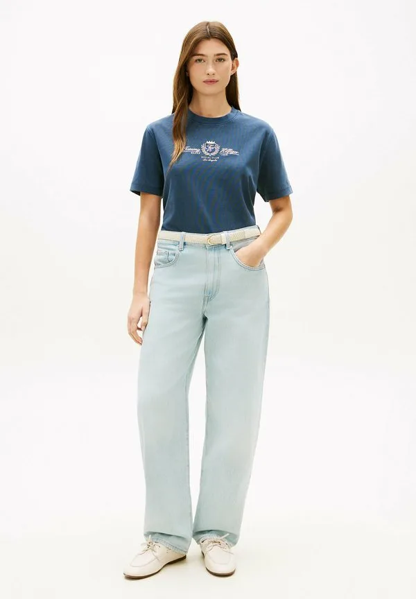Футболка с эмблемой университетской команды mdrn cnk ss tee varsity crest print t-shirt Tommy Hilfiger, Dark Blue — фото 2