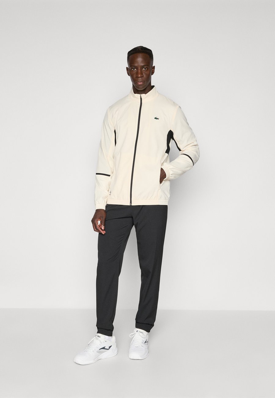 Спортивный костюм Lacoste Sport TENNIS TRACKSUIT SET, Lapland/Black/Off-White — фото 3
