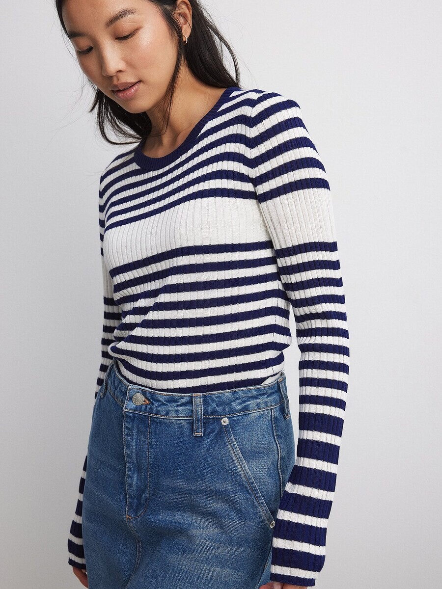 

Тонкий вязаный свитер NA-KD Sweater, темно-синий