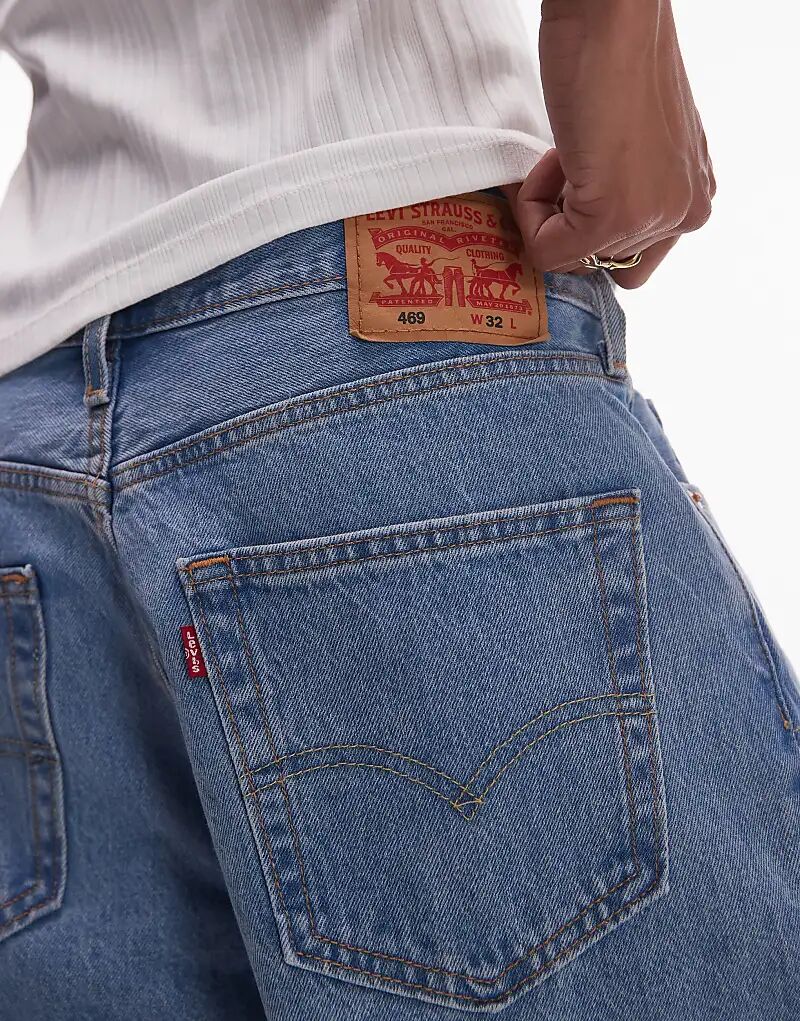 Свободные джинсовые шорты Levi's 469 светло-коричневого цвета — фото 3