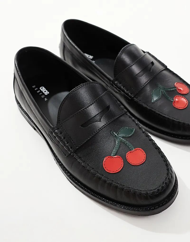 

Пенни-лоферы из черной кожи со значками ASOS DESIGN